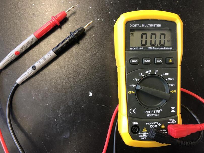 ../_images/multimeter_dial_dc_voltage.jpg